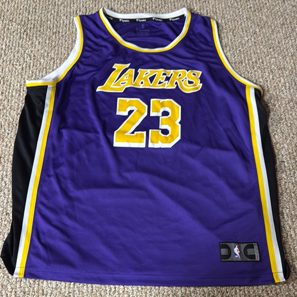 Lebron Lakers jersey